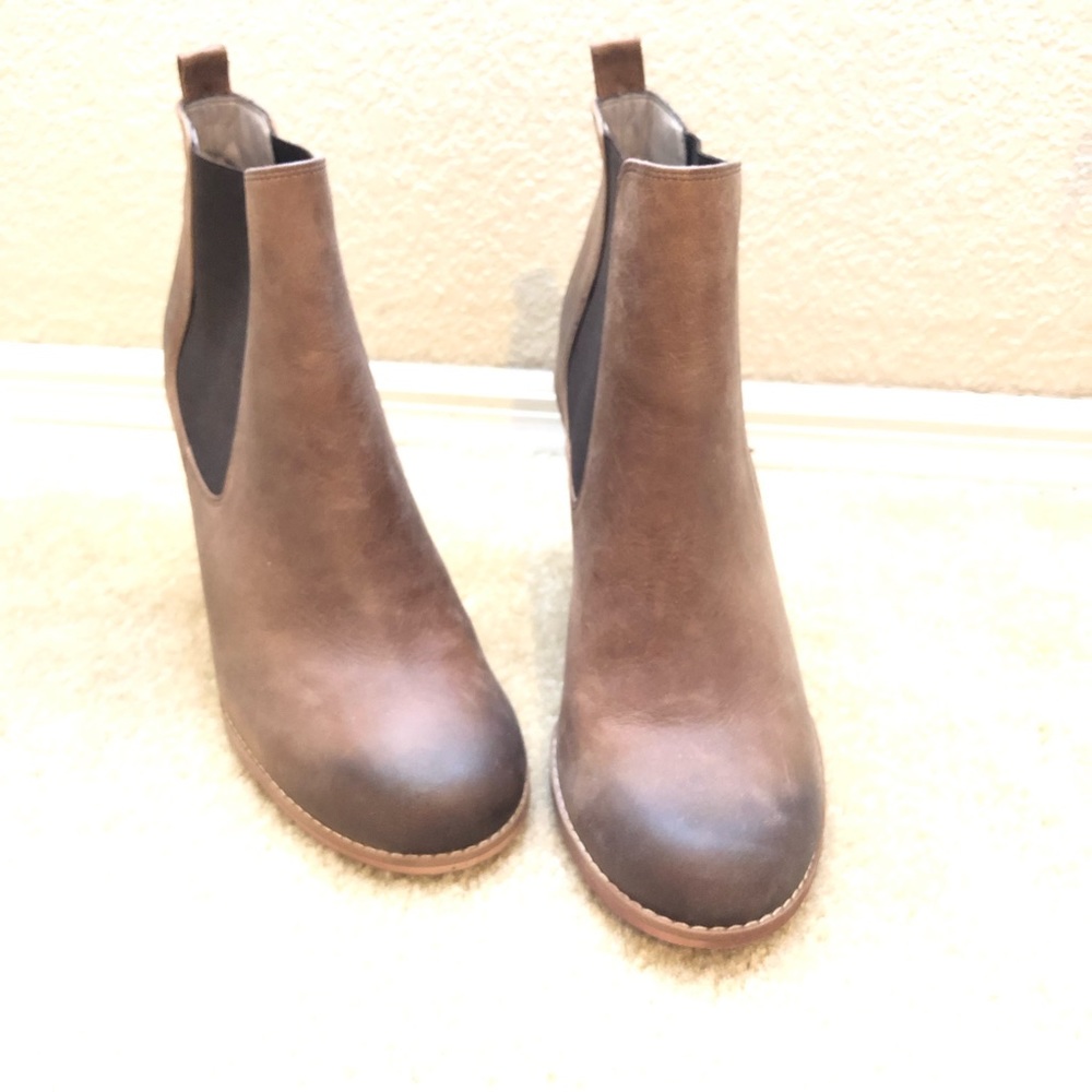 Hinge Brown Leather Booties
